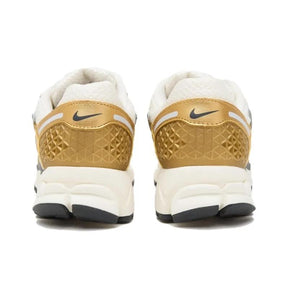 Zoom Vomero 5 Metallic Gold